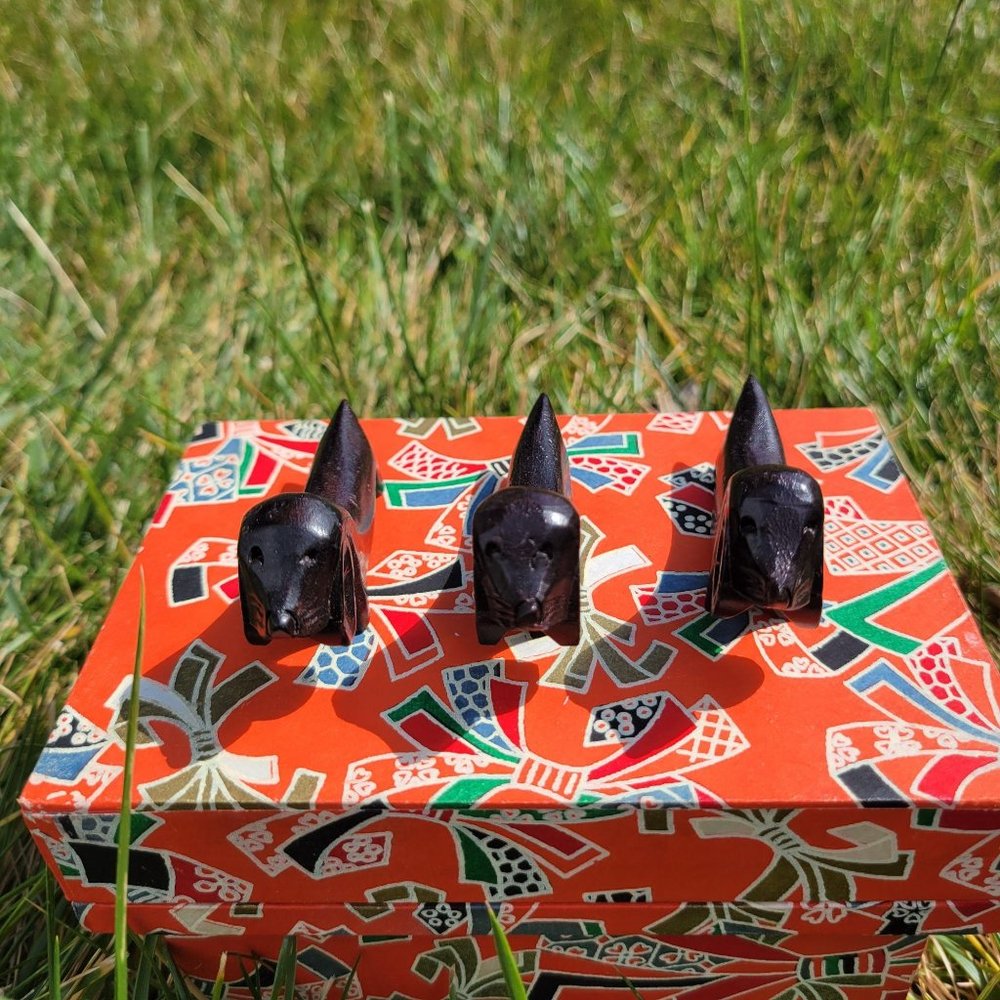 Handmade 3 inus/ dogs Chopstick Rests